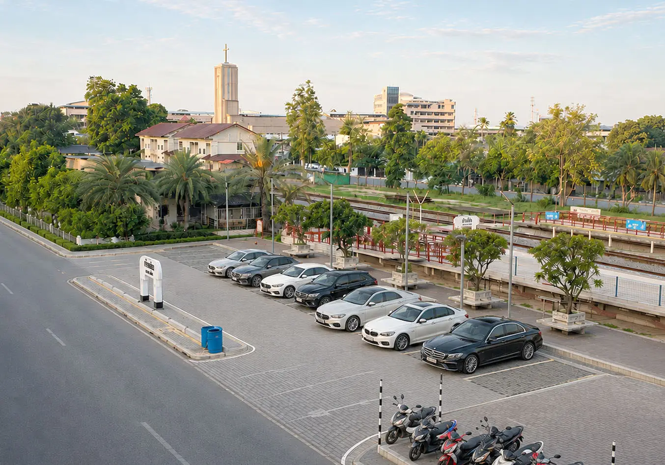 ที่จอดรถ Dr.Niche Clinic ลานจอดรถสถานีรถไฟบ้านโป่ง